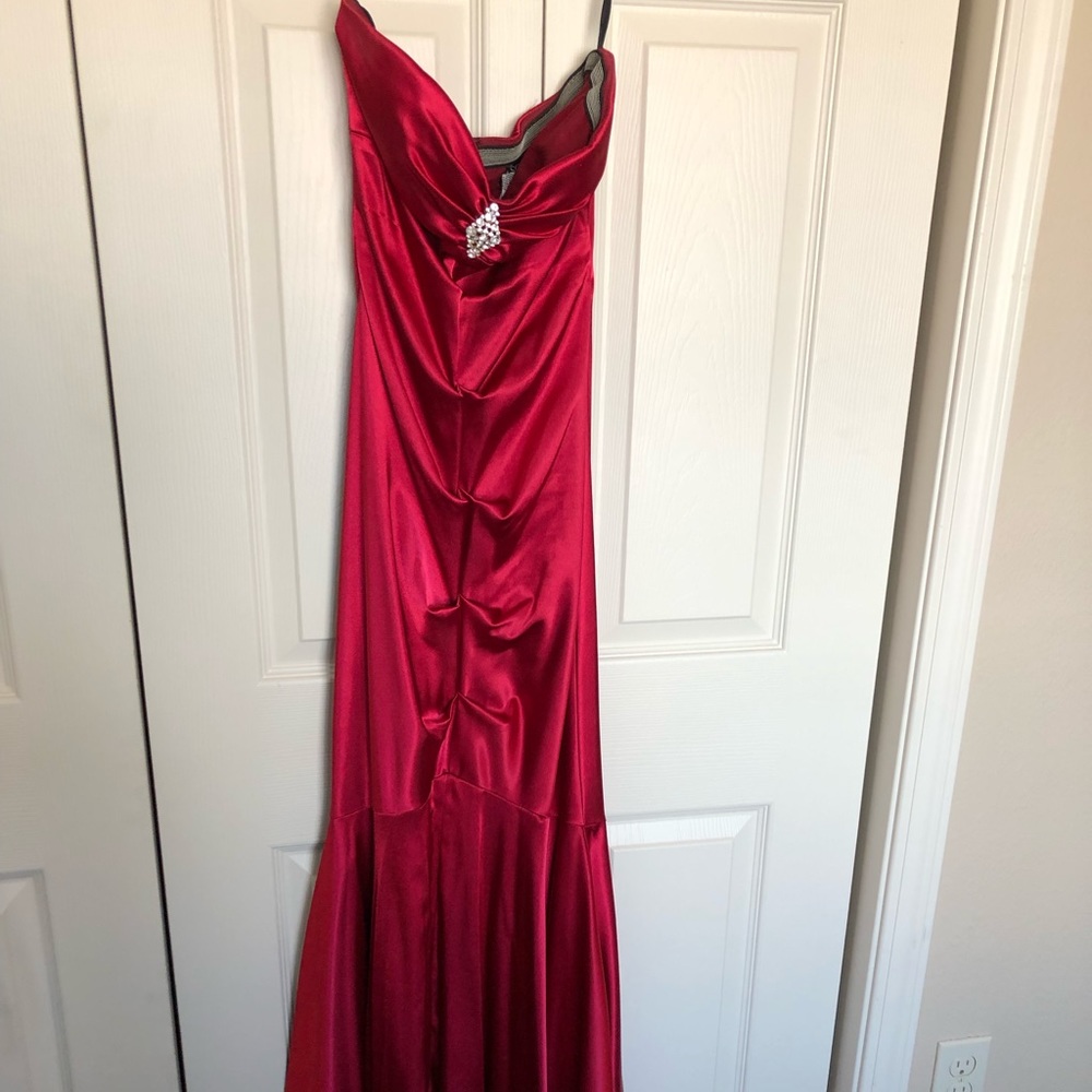 Gorgeous wine formal mermaid gown:
